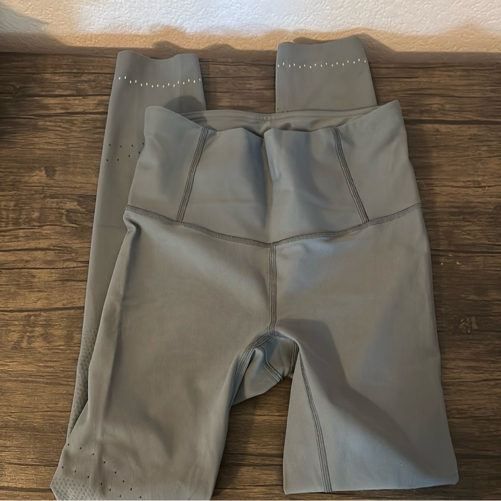 Lululemon leggings size 6